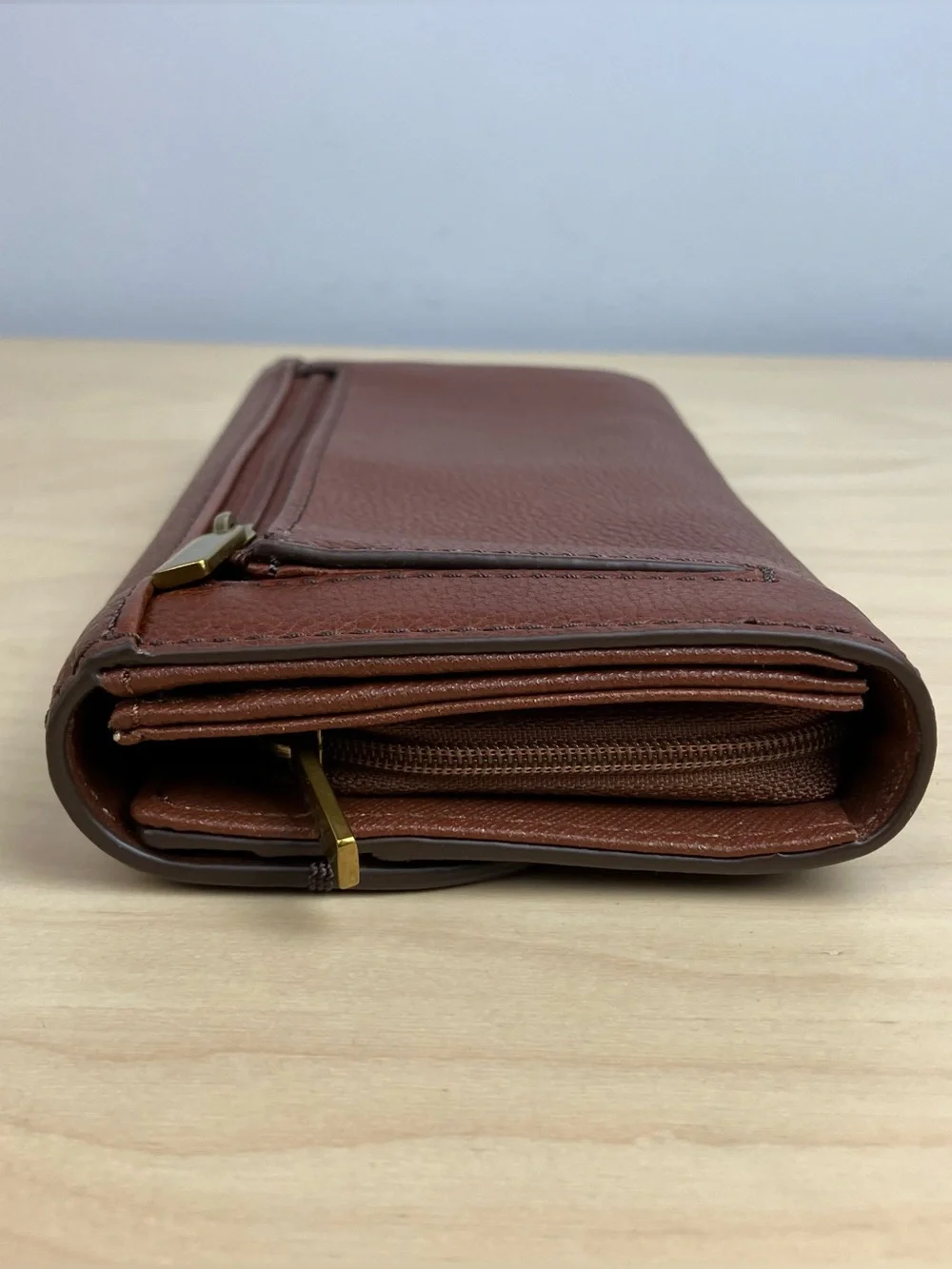 Fossil Cleo Clutch Wallet Card Holder Brown Leather Zipper Pockets Snap Closure